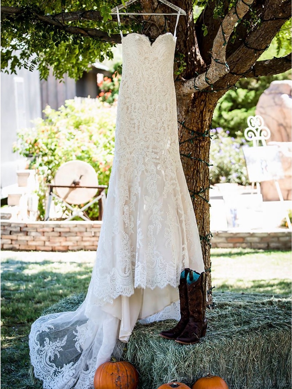 Strapless Ivory Lace Mermaid Wedding Dress - Unbranded